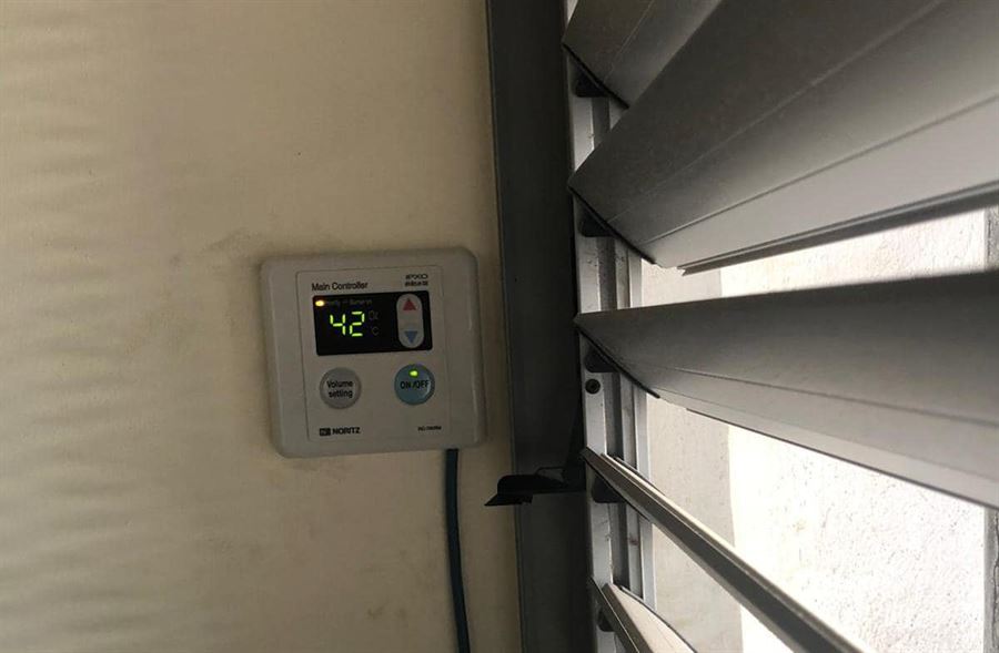 שלט רחוק של מחמם מים בגז נוריץ יפן מותקן אצל לקוח